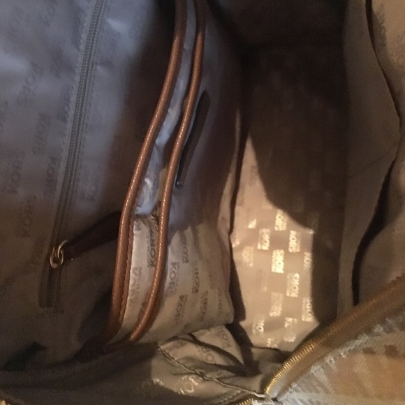 Michael Kors bag pack - Picture 7 of 8